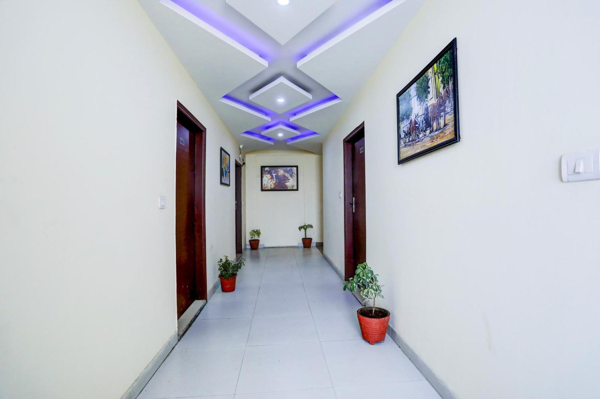 Global Stay Near Delhi Airport Neu-Delhi Exterior foto