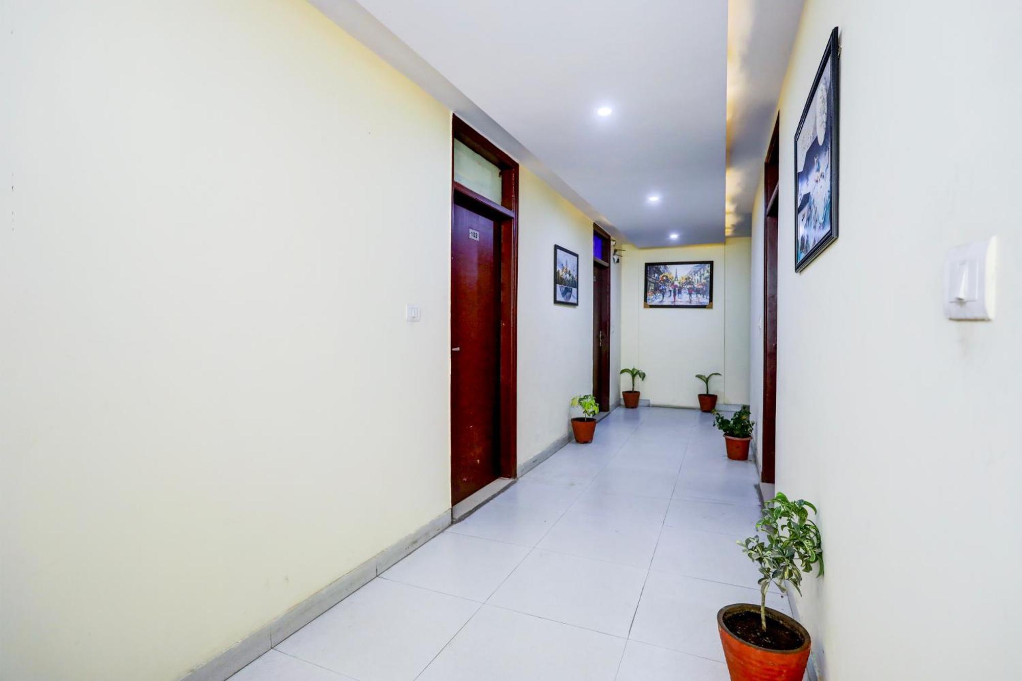 Global Stay Near Delhi Airport Neu-Delhi Exterior foto